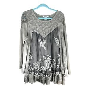 Feratelli Gray Boho Lace Tunic Top XL, Floral Embroidered Romantic Layered Style